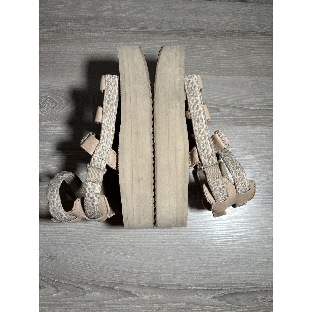 Teva Womens 11 Flatform Universal Sandals Beige Leopard Print Platform Gorpcore